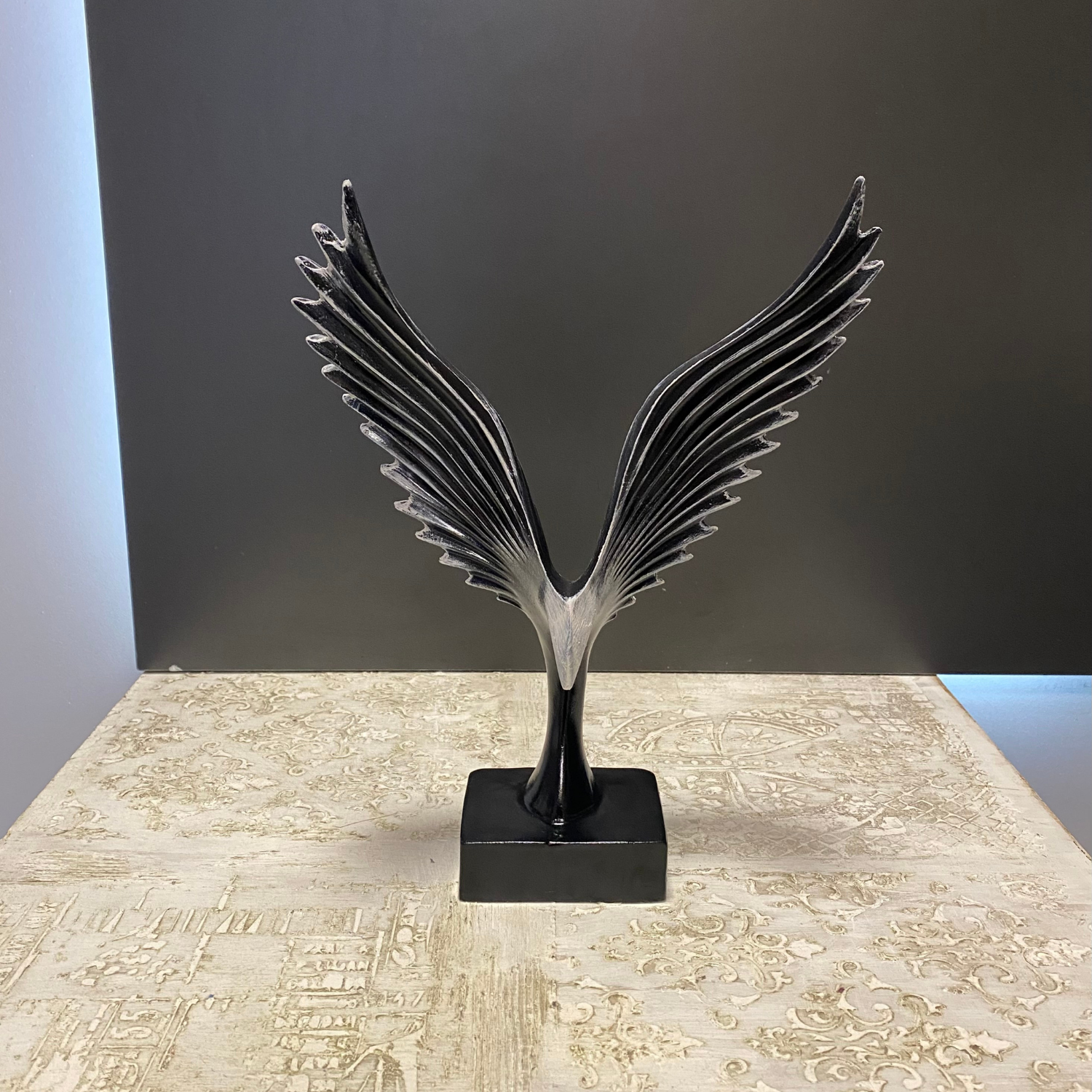 Siyah Beyaz Soyut Kartal Biblo