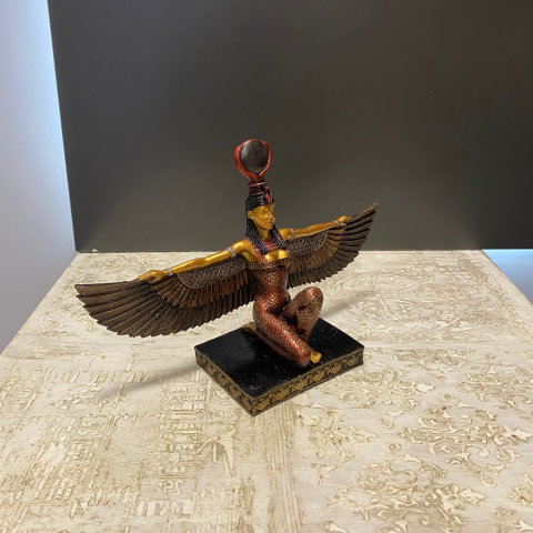 Antik Mısır Tanrıçası İsis Biblo Heykel