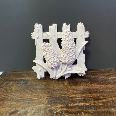 2 Yeşillikli Çit Duvar Panosu