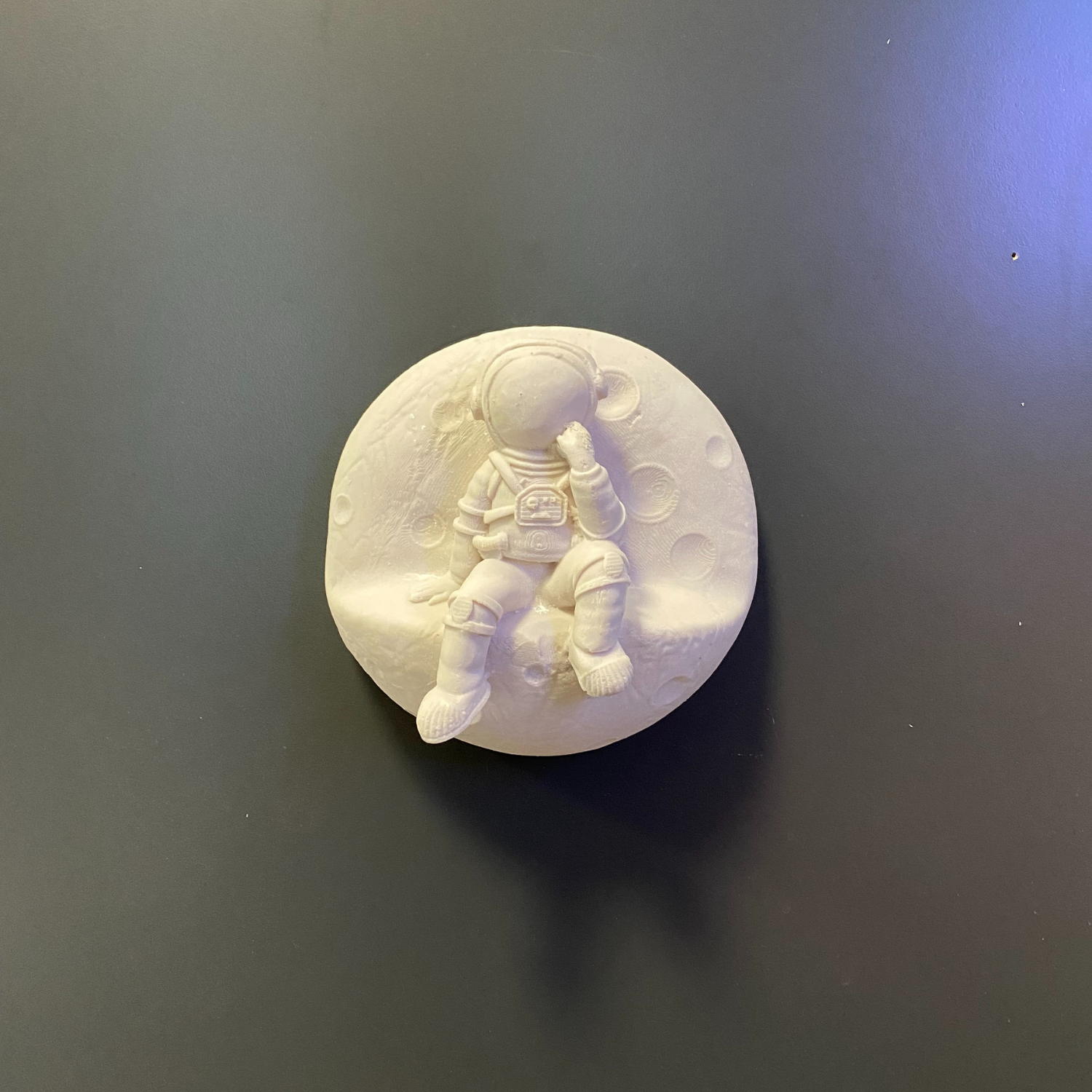 Ayda Oturan Astronot Duvar Dekoru