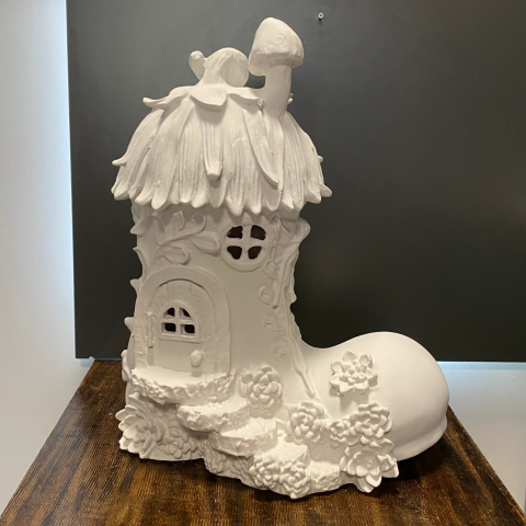 Işıklı Büyük Bot Ev