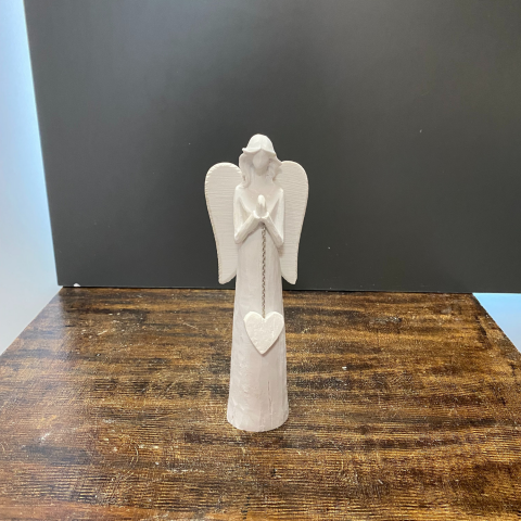 Zincirde Kalp Tutan Melek