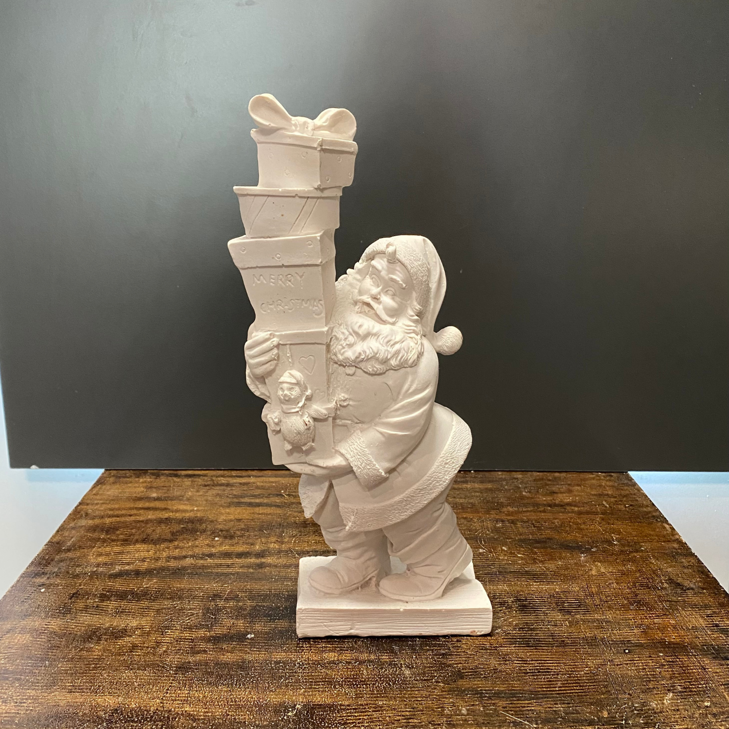 Hediye Kutuları Tutan Noel Baba